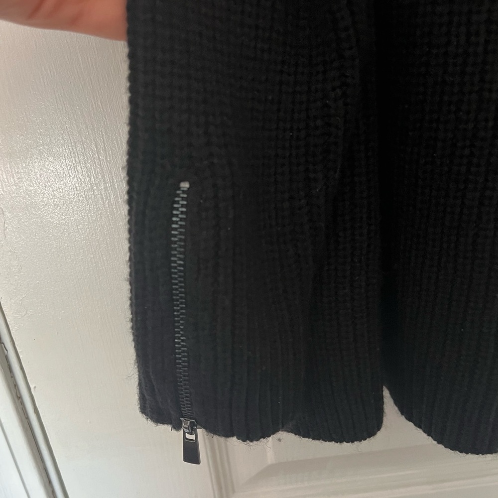 Bar III Cut out Key Hole Black Sweater XS - Picture 5 of 6